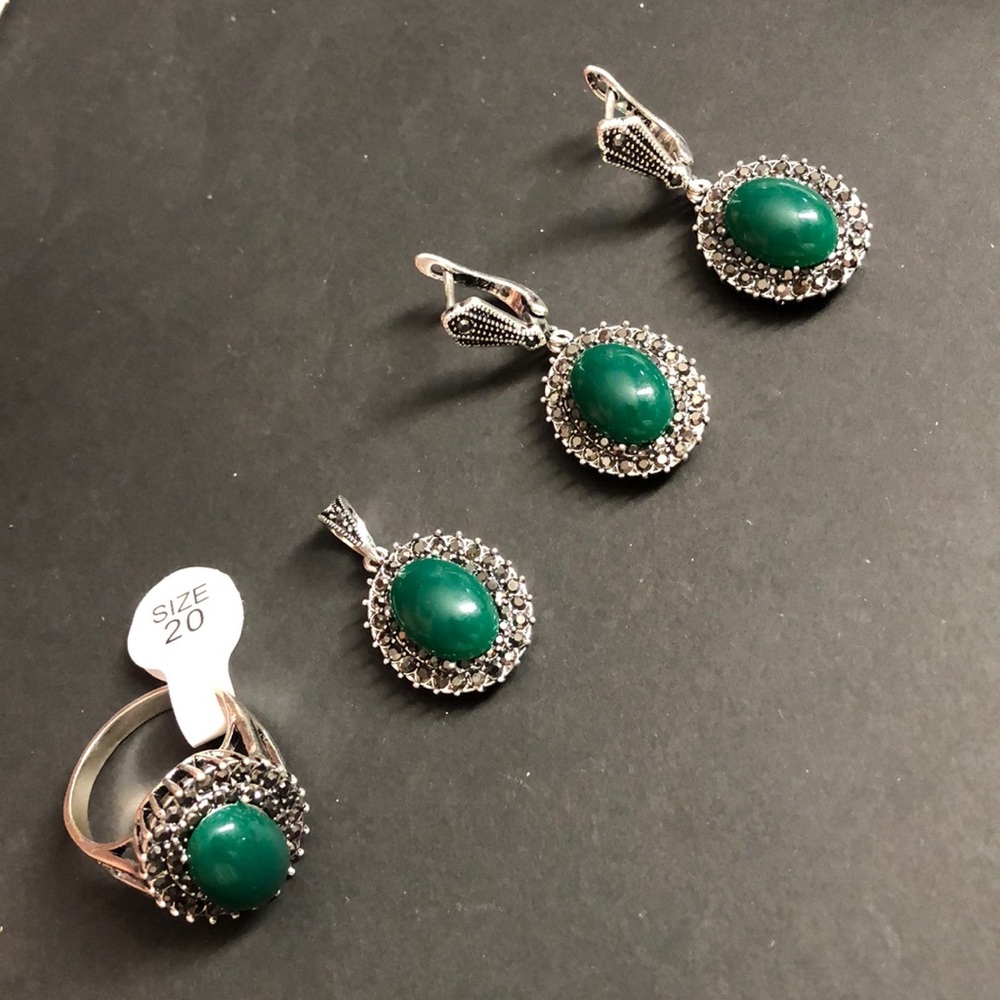 Sterling silver set : ring , earrings, pendant